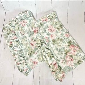 Vintage Pair King Pillow Shams by Laura Ashley cottage roses with ruffled edge.